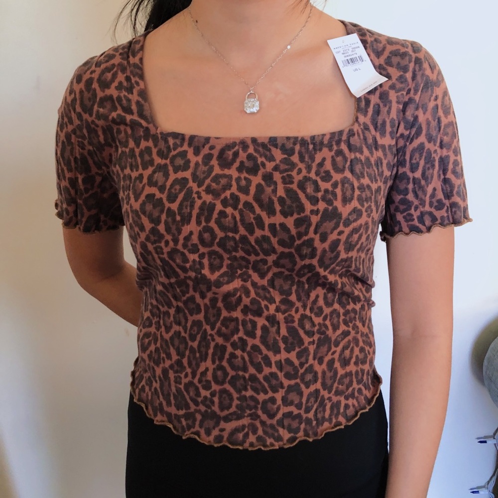 Leopard crop top (WITH TAGS)